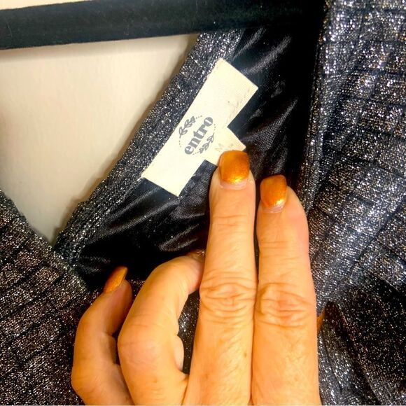 EUC Entro short black holiday sparkle top women’s size M - Picture 3 of 5